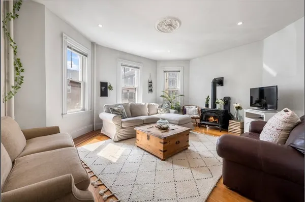 $6,000 | 866 East 5th Street, Unit 1, Boston, MA 02127