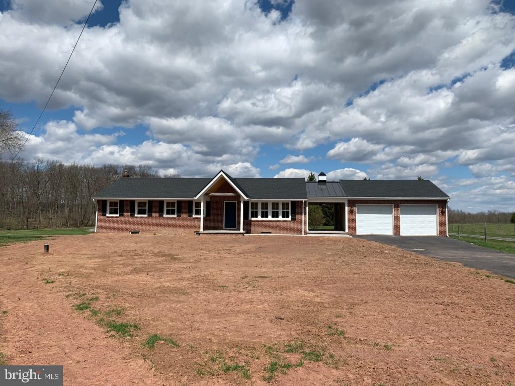 915 Red Rock Road Gettysburg, PA 17325 - Photo 2 of 30