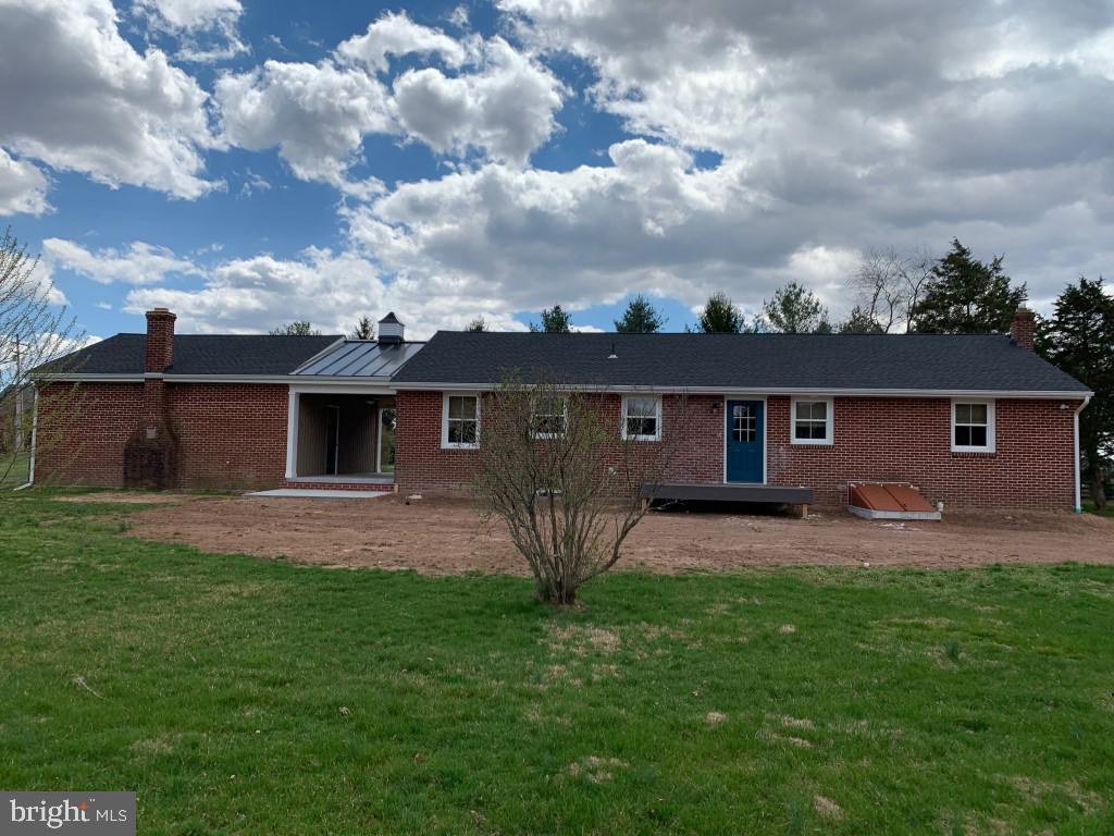 915 Red Rock Road Gettysburg, PA 17325 - Photo 4 of 30