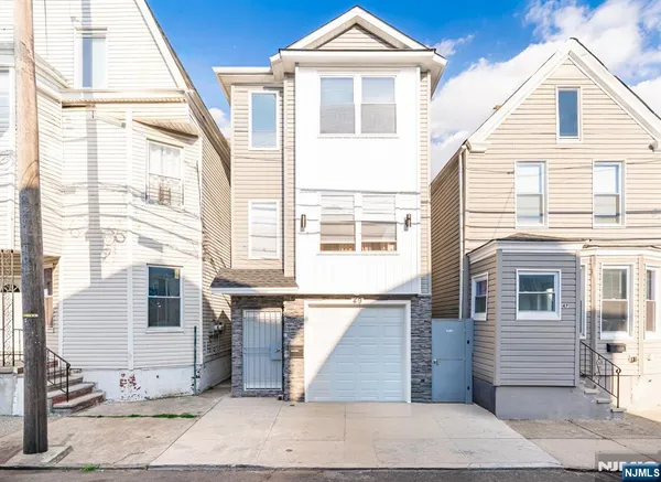 $550,000 | 495 North 5th Street, Newark, NJ 07107