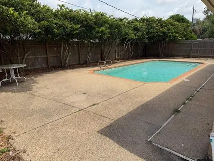 $210,000 | 786 Terry Parkway, Gretna, LA 70056