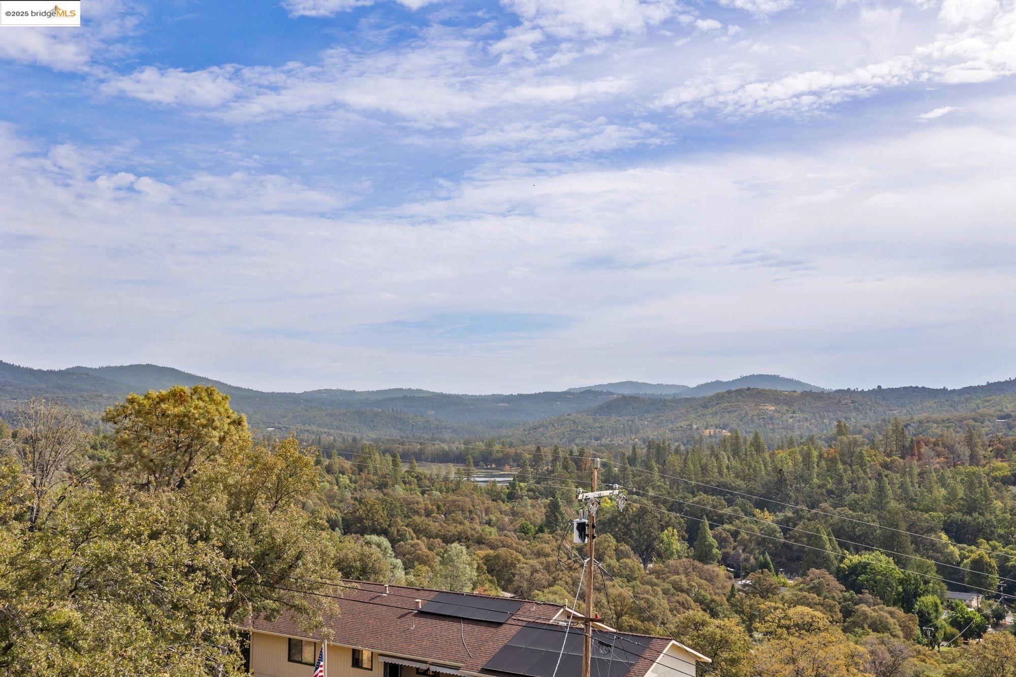 20588 Upper Hillview Drive Sonora, CA 95370 - Photo 23 of 42 a view of city and mountain