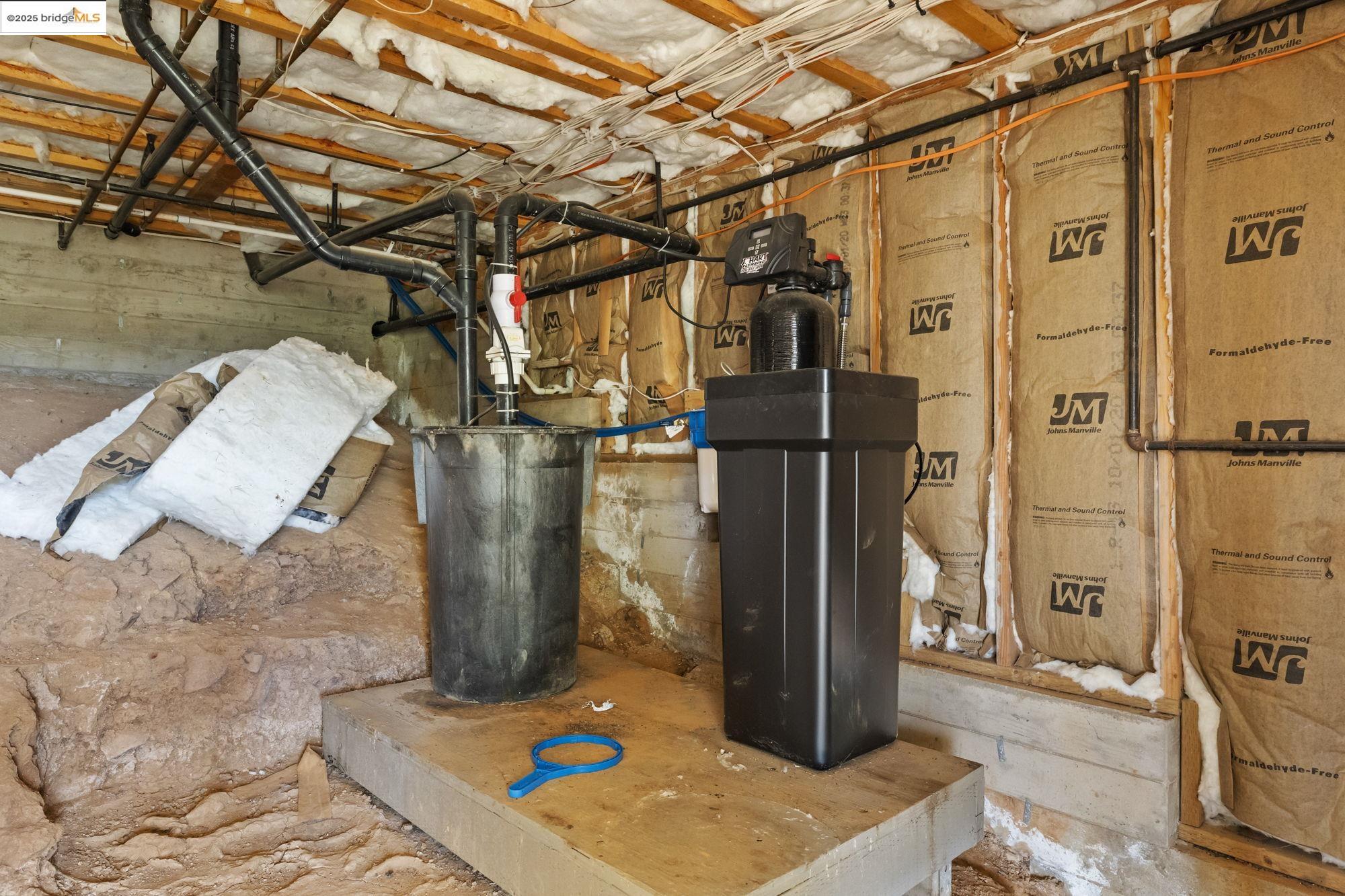 20588 Upper Hillview Drive Sonora, CA 95370 - Photo 32 of 42 a view of a backyard of the house