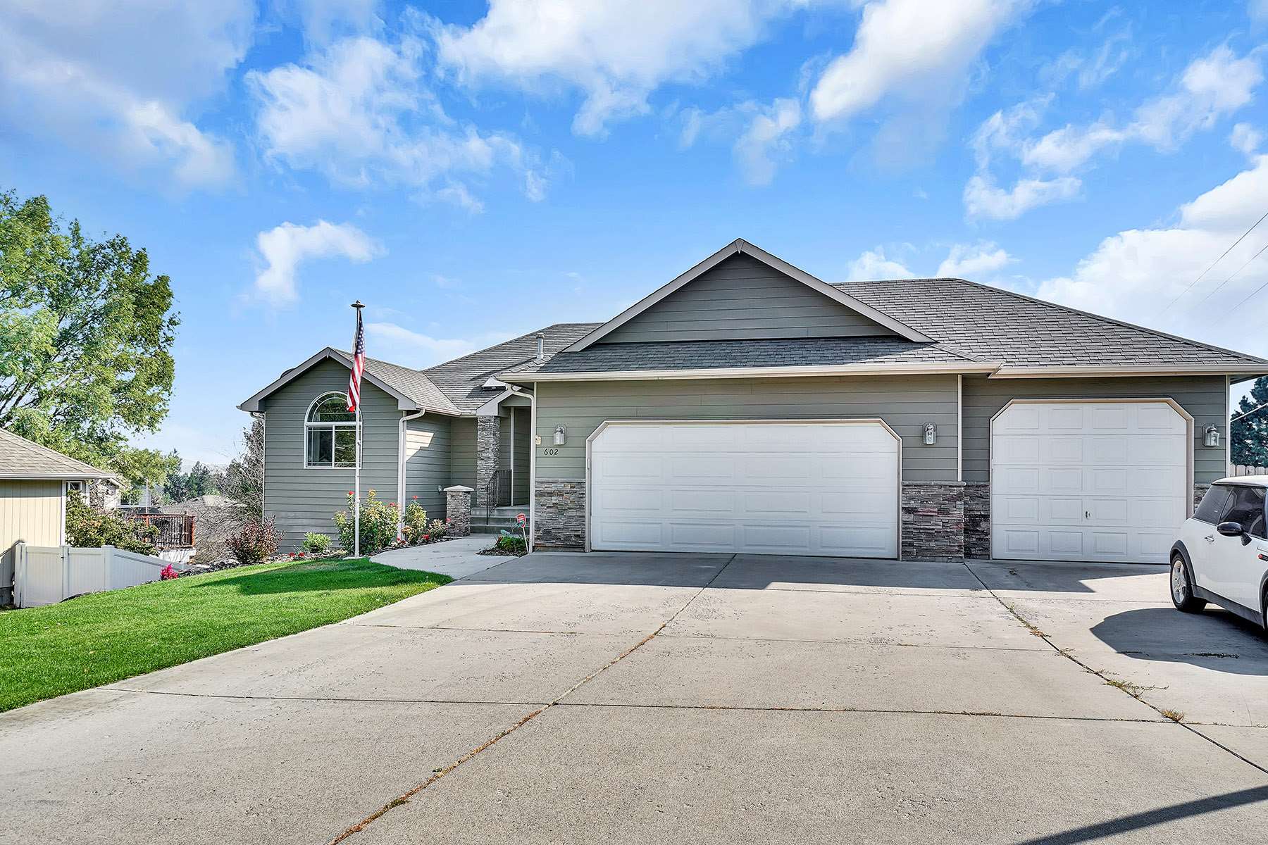 602 Upper Terrace Lane Colbert, WA 99005 - Photo 4 of 33