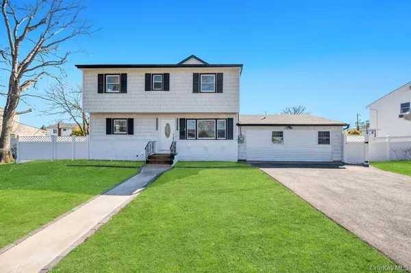 $799,990 | 90 30th Street, Copiague, NY 11726