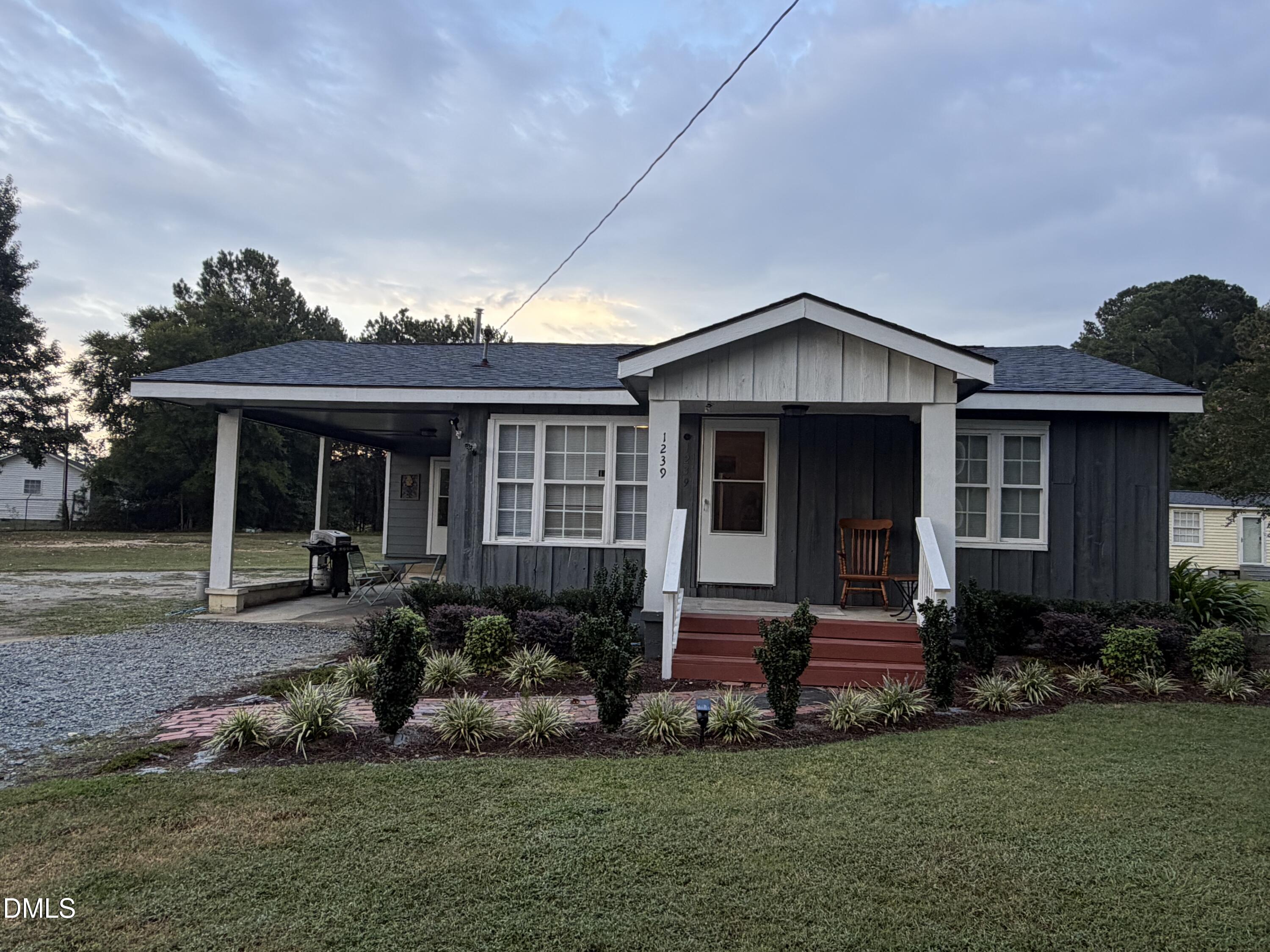 1239 Brogden Road Smithfield, NC 27577 - Photo 3 of 17 IMG_7449