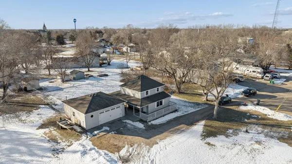 $285,000 | 8780 Moorhouse Avenue, Clear Lake, MN 55319