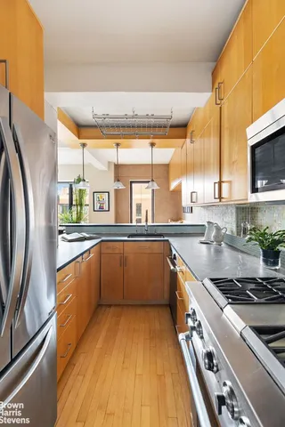 $1,125,000 | 2166 Broadway, Unit 14E | Upper West Side