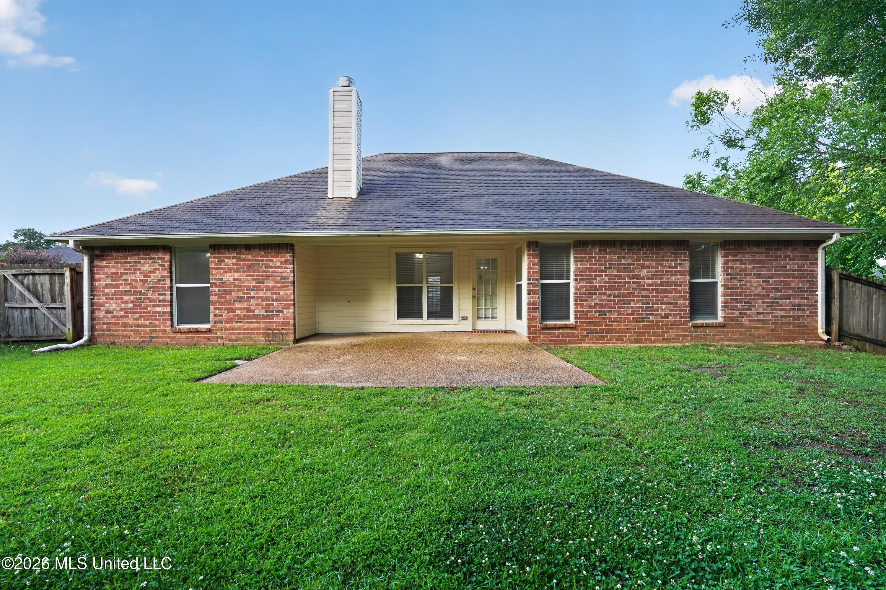 114 Spring Valley Drive Brandon, MS 39047 - Photo 2 of 30 FRONT OF STRUCTURE