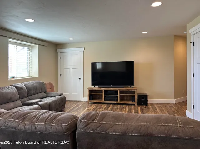 $998,000 | 271 Serenity Lane, Thayne, WY 83127