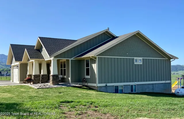 $998,000 | 271 Serenity Lane, Thayne, WY 83127