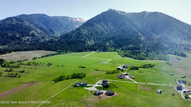 $998,000 | 271 Serenity Lane, Thayne, WY 83127