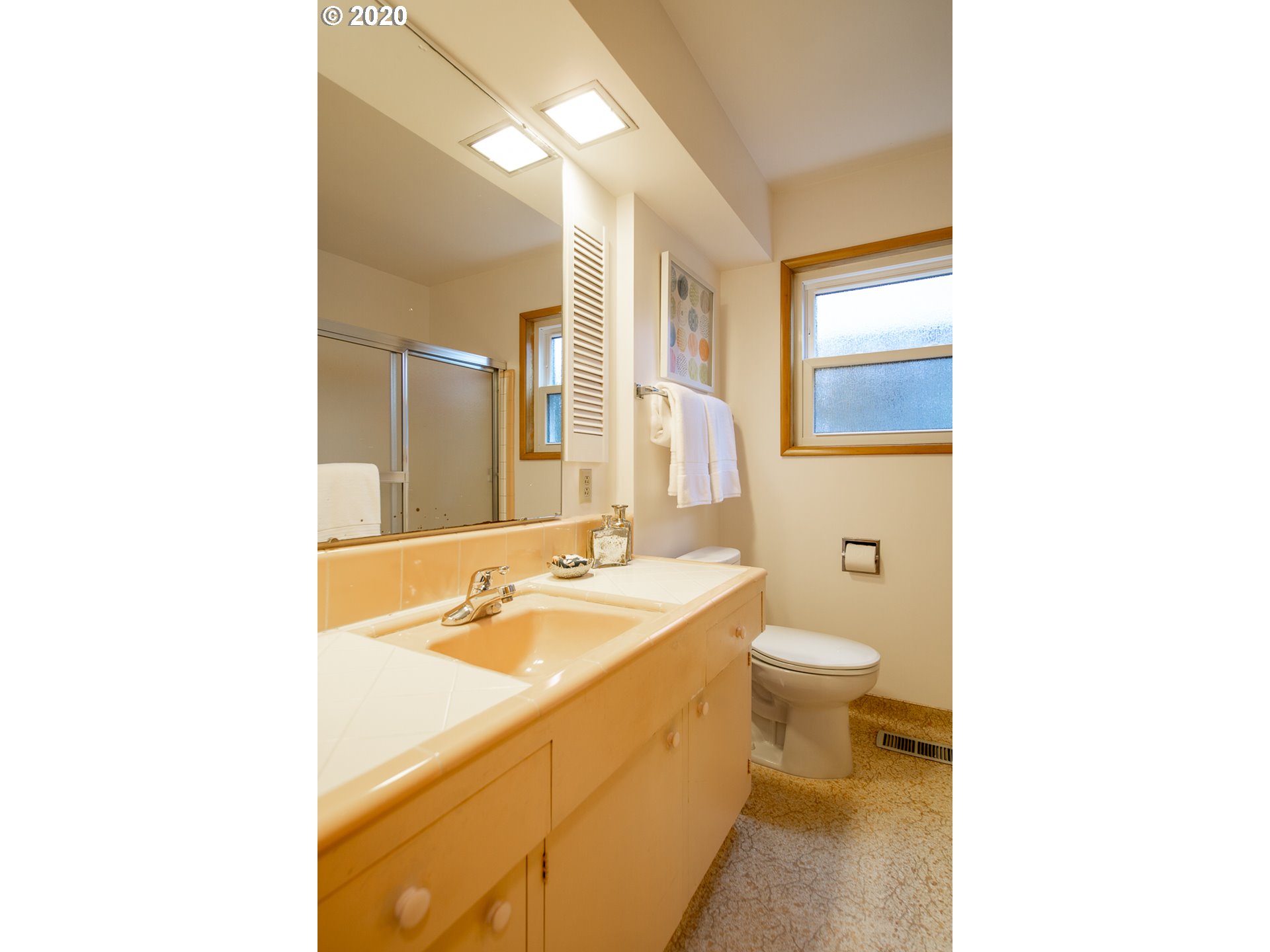 1342 Southwest Freeman Street Portland, OR 97219 - Photo 15 of 21 Gallery Image 15