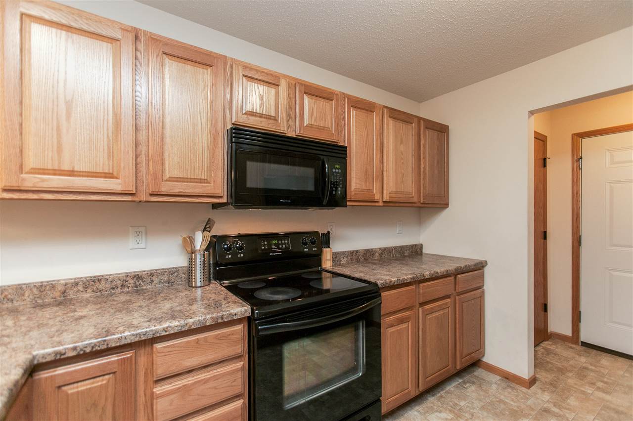 3553 Stoney Point Road Southwest Cedar Rapids, IA 52404 - Photo 12 of 33 Gallery Image 12