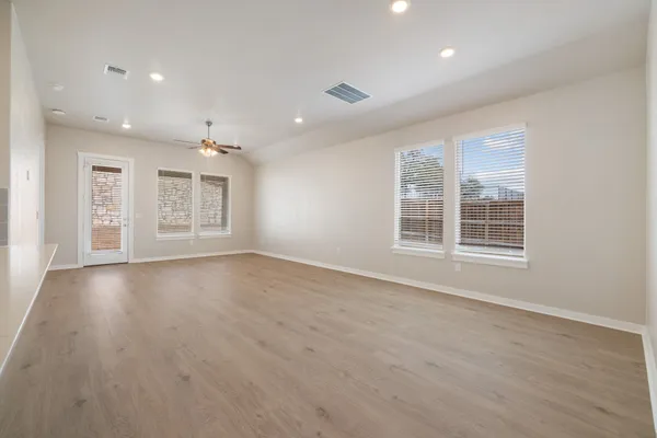 $385,500 | 309 Barton Run Drive, Georgetown, TX 78628