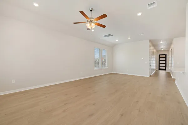 $385,500 | 309 Barton Run Drive, Georgetown, TX 78628