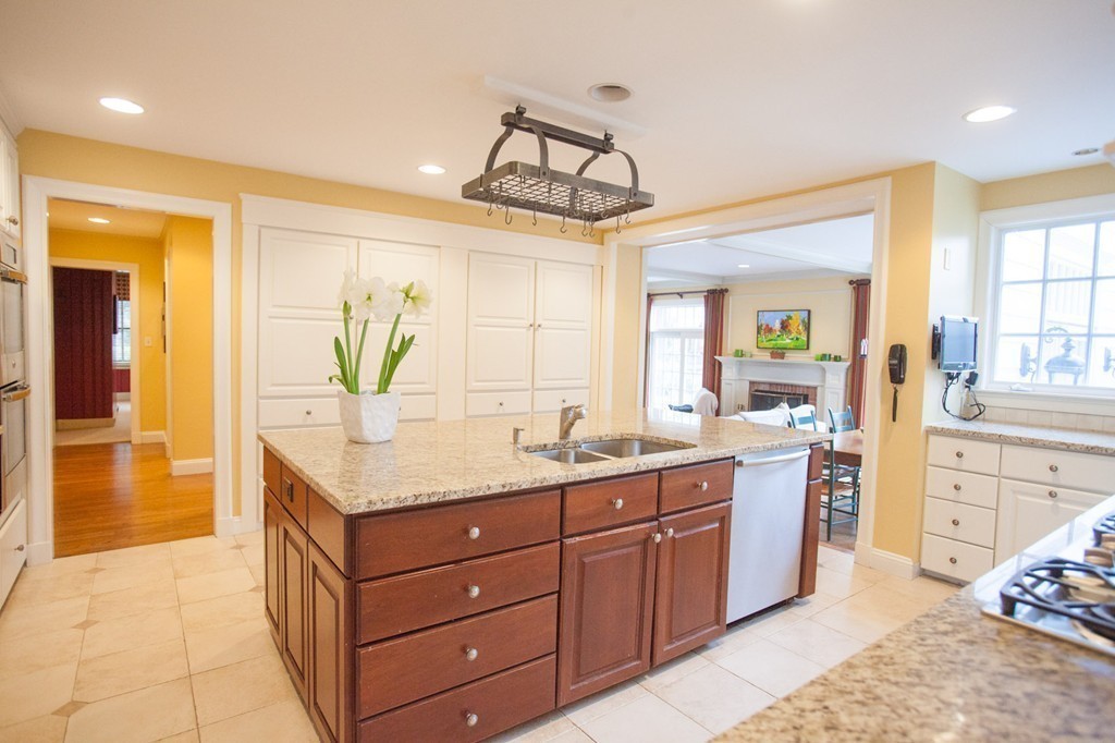 15 Ordway Road Wellesley, MA 02481 - Photo 9 of 29