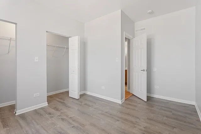 $1,913 | 2451 West Howard Street, Unit 505, Chicago, IL 60645