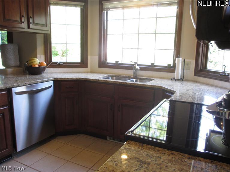 5570 Stoney Ridge Road Northwest Canton, OH 44718 - Photo 9 of 17 Gallery Image 9