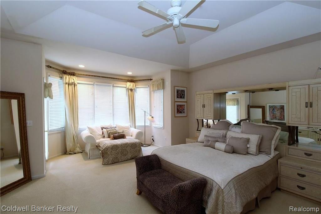 1998 Barrington Court Rochester Hills, MI 48306 - Photo 19 of 37