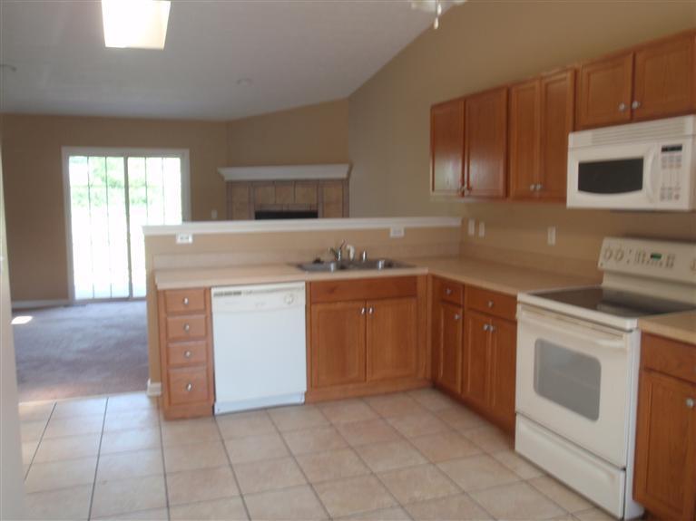 117 Elizabeth Street Georgetown, KY 40324 - Photo 4 of 5 111 Elizabeth St kitchen2