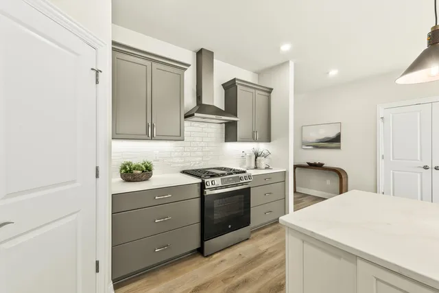 $895,900 | Cress-brook Dr Lisbon Wi 53029 Drive, Hartland, WI 53029