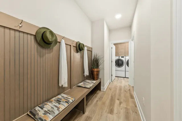 $895,900 | Cress-brook Dr Lisbon Wi 53029 Drive, Hartland, WI 53029