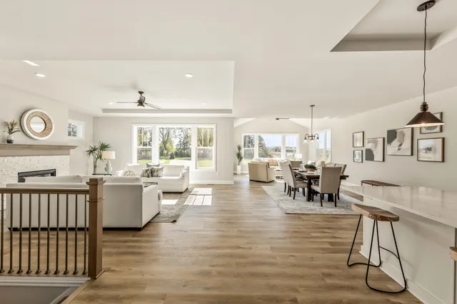 $895,900 | Cress-brook Dr Lisbon Wi 53029 Drive, Hartland, WI 53029