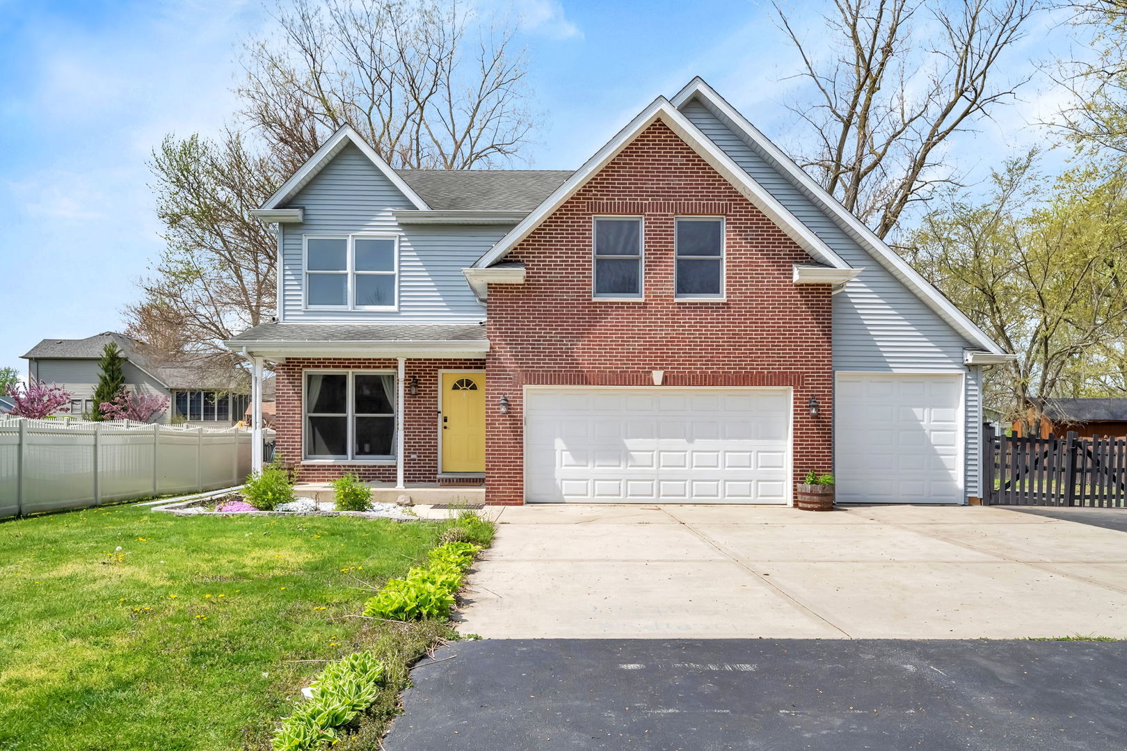 570 Wildwood Lane Braidwood, IL 60408 - Photo 1 of 29 Gallery Image 1