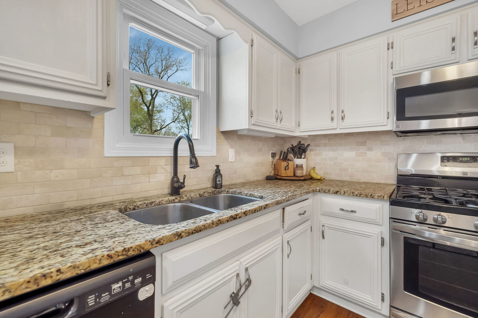 570 Wildwood Lane Braidwood, IL 60408 - Photo 12 of 29 Gallery Image 12