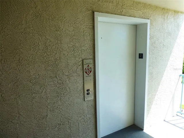 a view of a window in an empty room