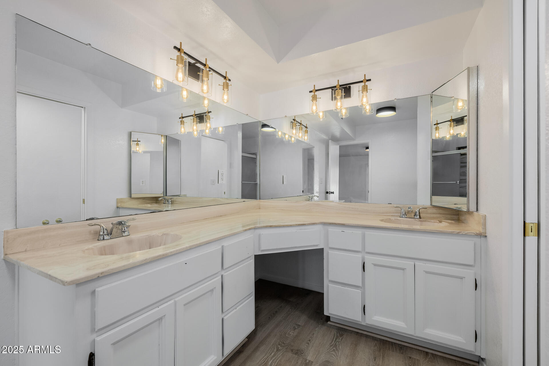 1875 East State Avenue Phoenix, AZ 85020 - Photo 22 of 39 a spacious bathroom with a granite countertop sink and a mirror