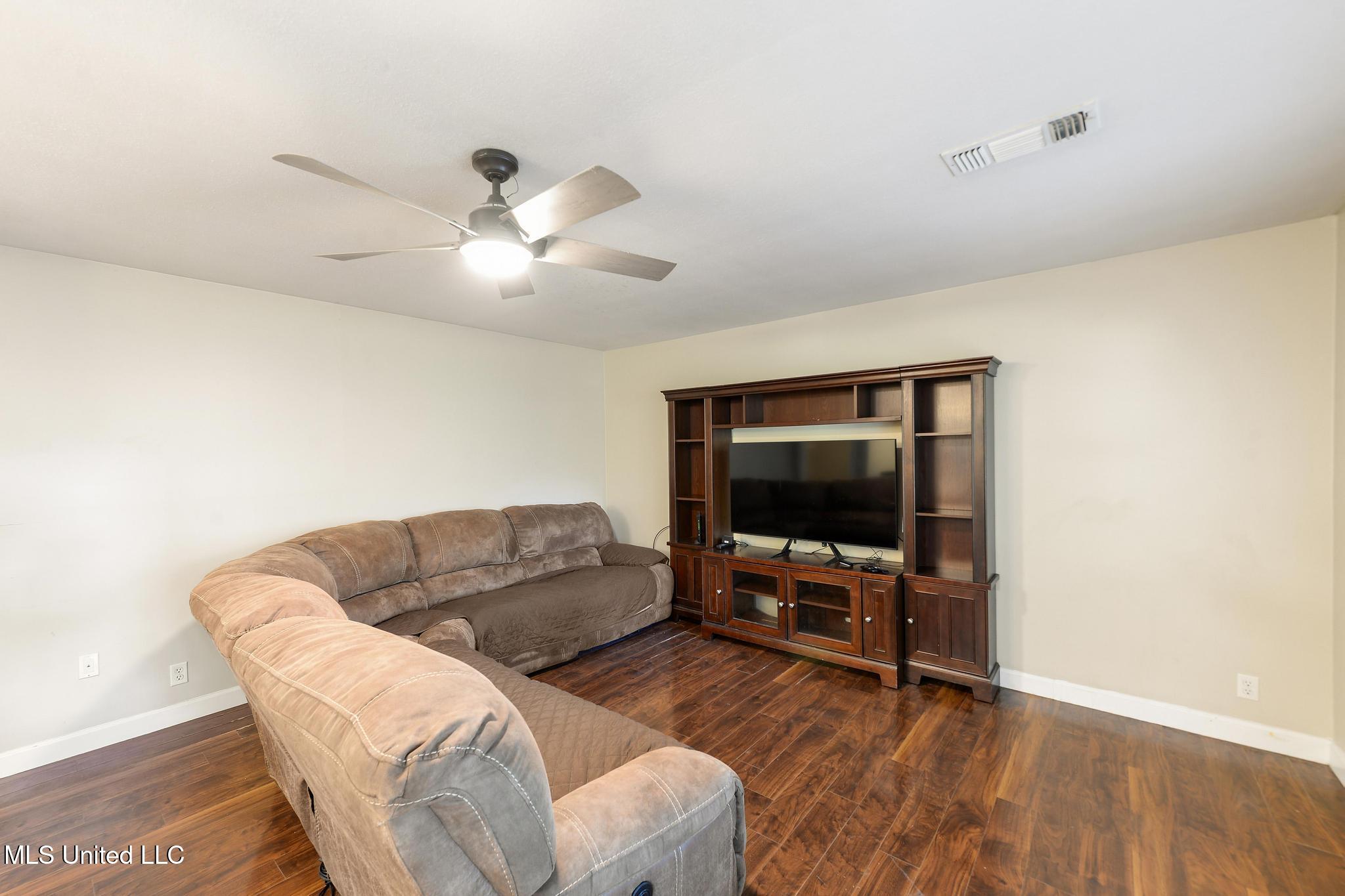 21 East Park Street Gulfport, MS 39507 - Photo 5 of 25 005