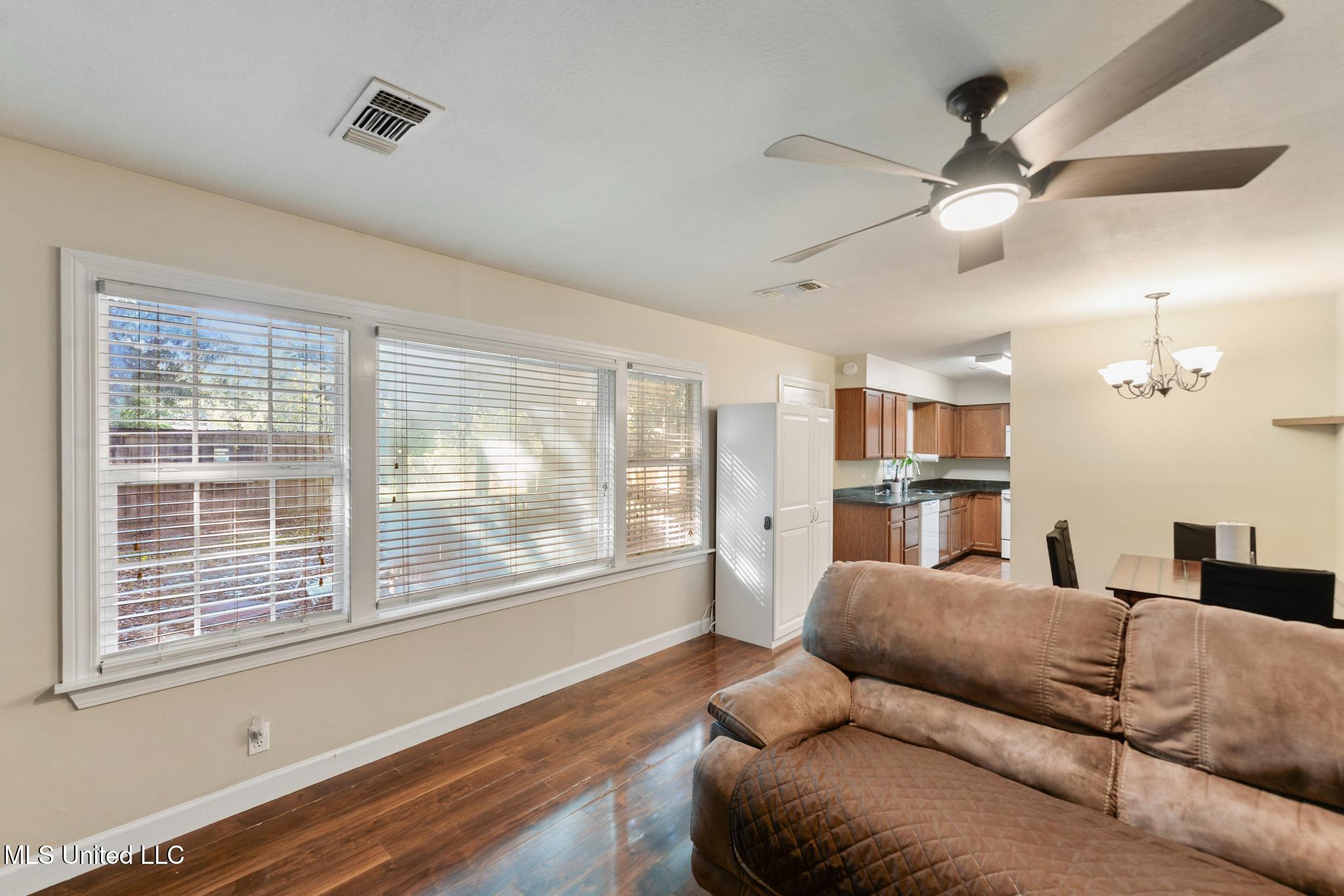 21 East Park Street Gulfport, MS 39507 - Photo 7 of 25 007