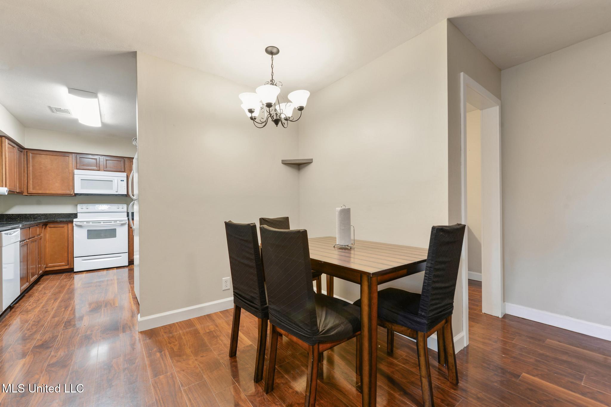 21 East Park Street Gulfport, MS 39507 - Photo 8 of 25 008