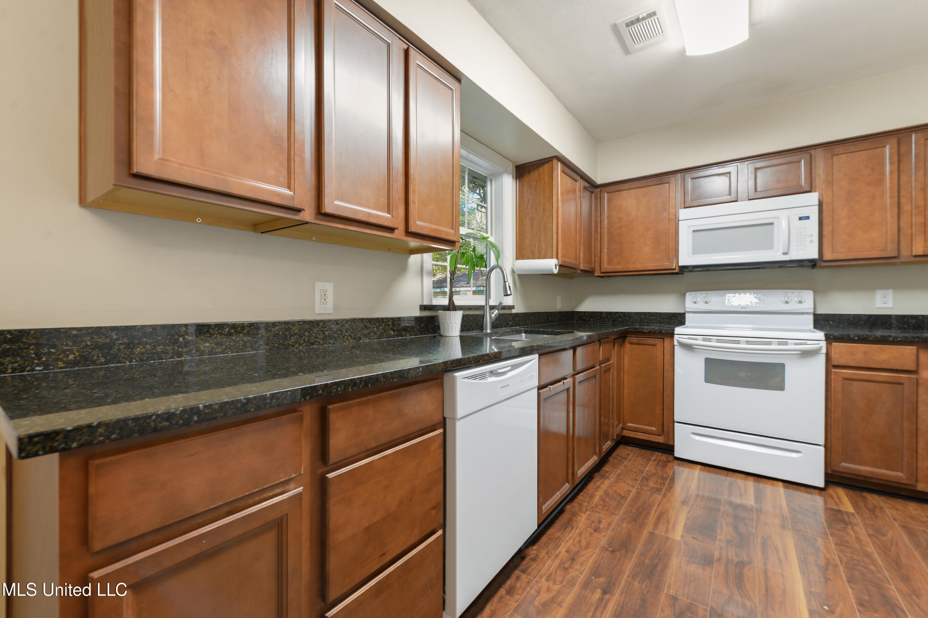 21 East Park Street Gulfport, MS 39507 - Photo 9 of 25 009-18