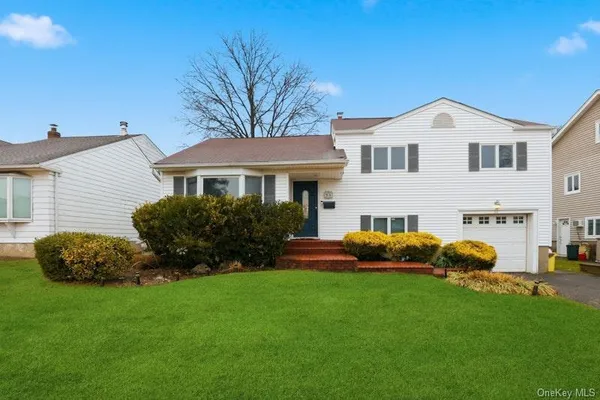 $1,068,000 | 58 Circle Drive, Syosset, NY 11791
