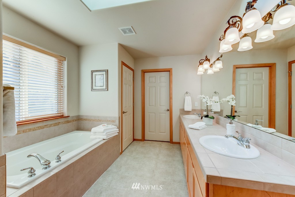 1226 187th Street Southeast Bothell, WA 98012 - Photo 15 of 25