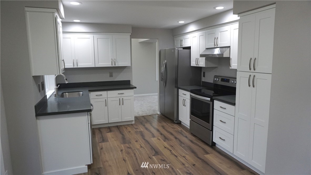 2305 211th Street Southeast Bothell, WA 98021 - Photo 8 of 22