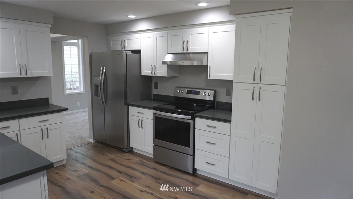 2305 211th Street Southeast Bothell, WA 98021 - Photo 9 of 22