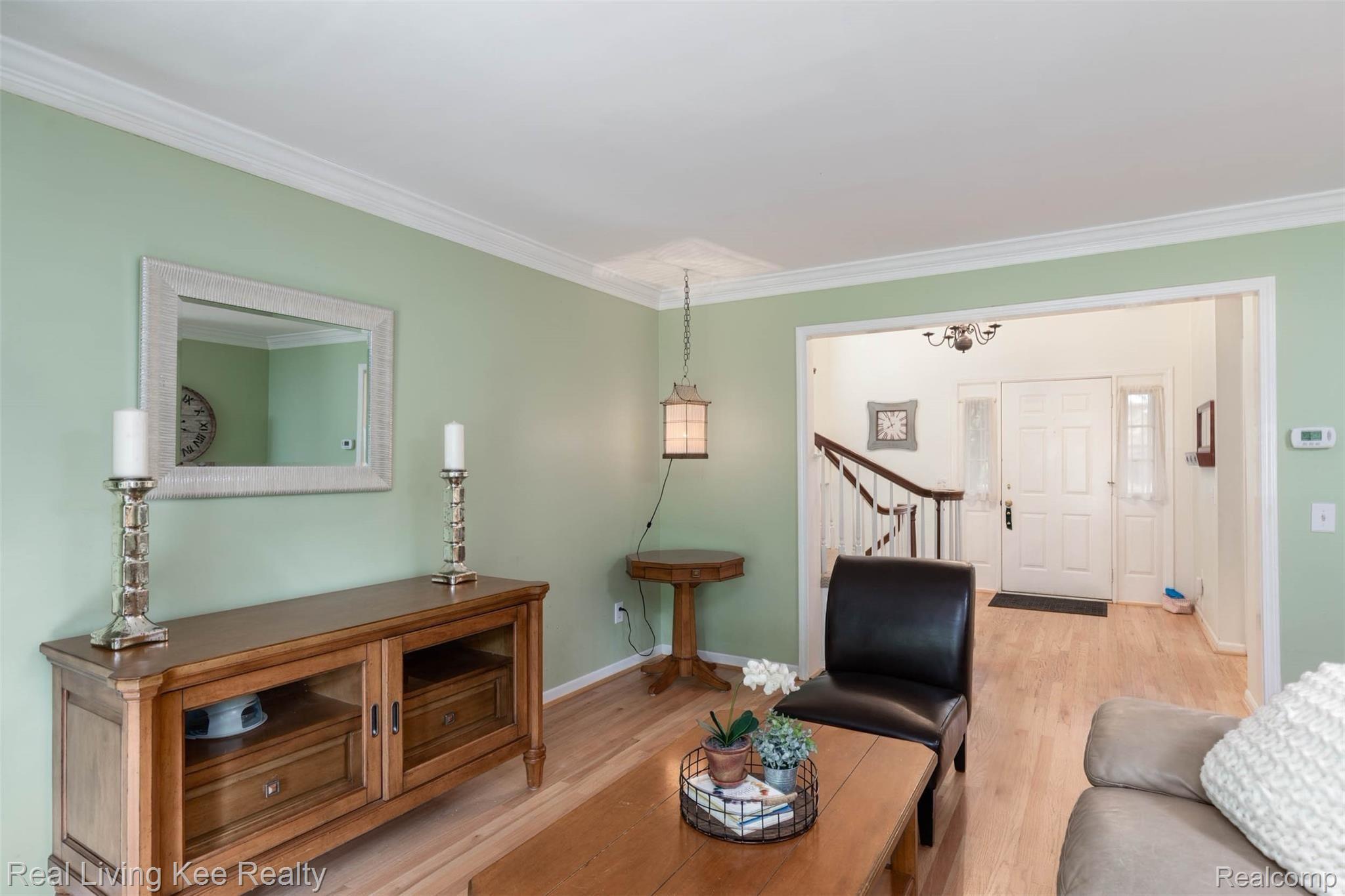 440 Lake Forest Road Rochester, MI 48309 - Photo 6 of 32 440 Lake Forest Rd-6.jpg