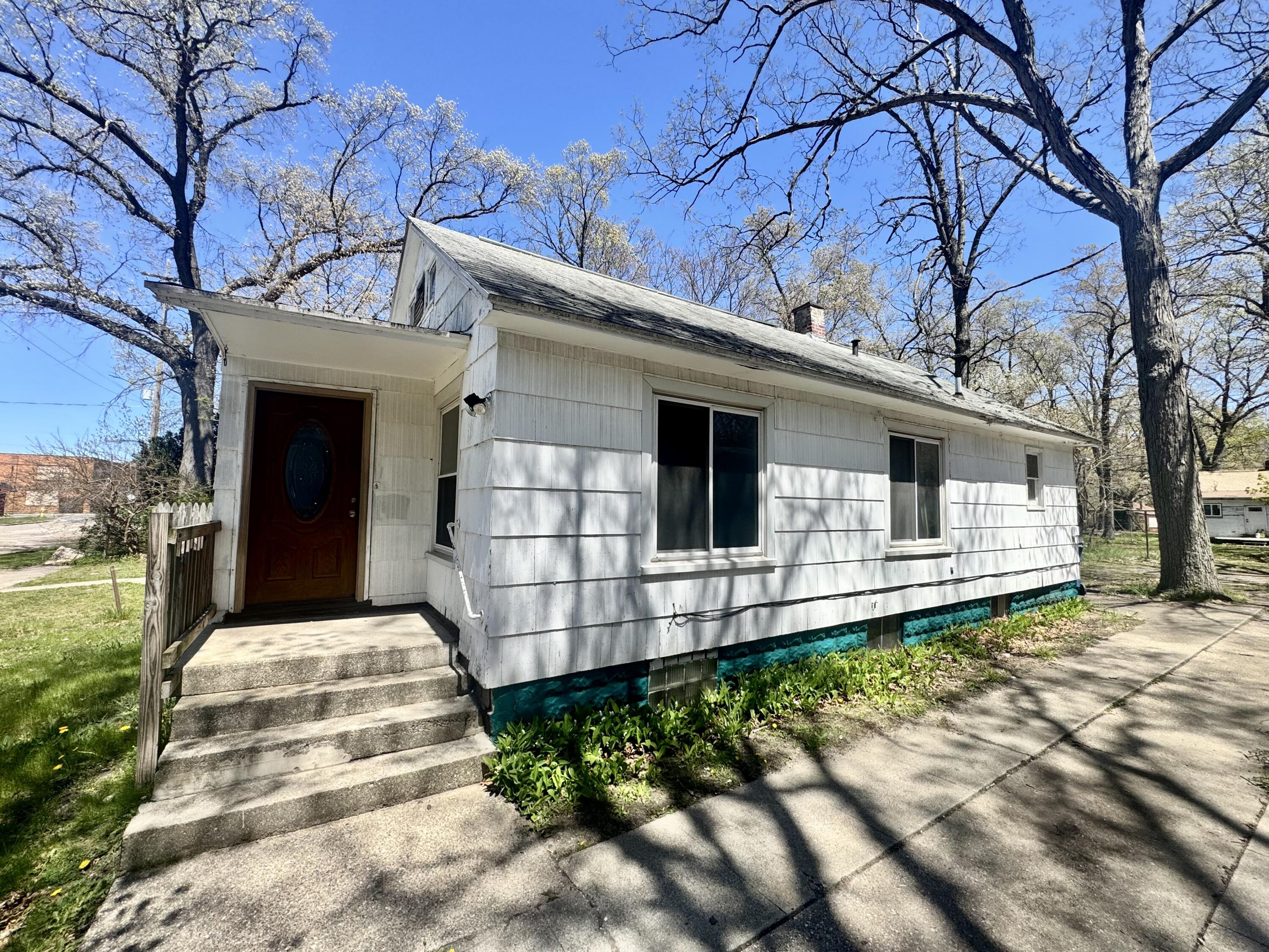 2818 Riordan Street Muskegon Heights, MI 49444 - Photo 3 of 3 IMG_4098