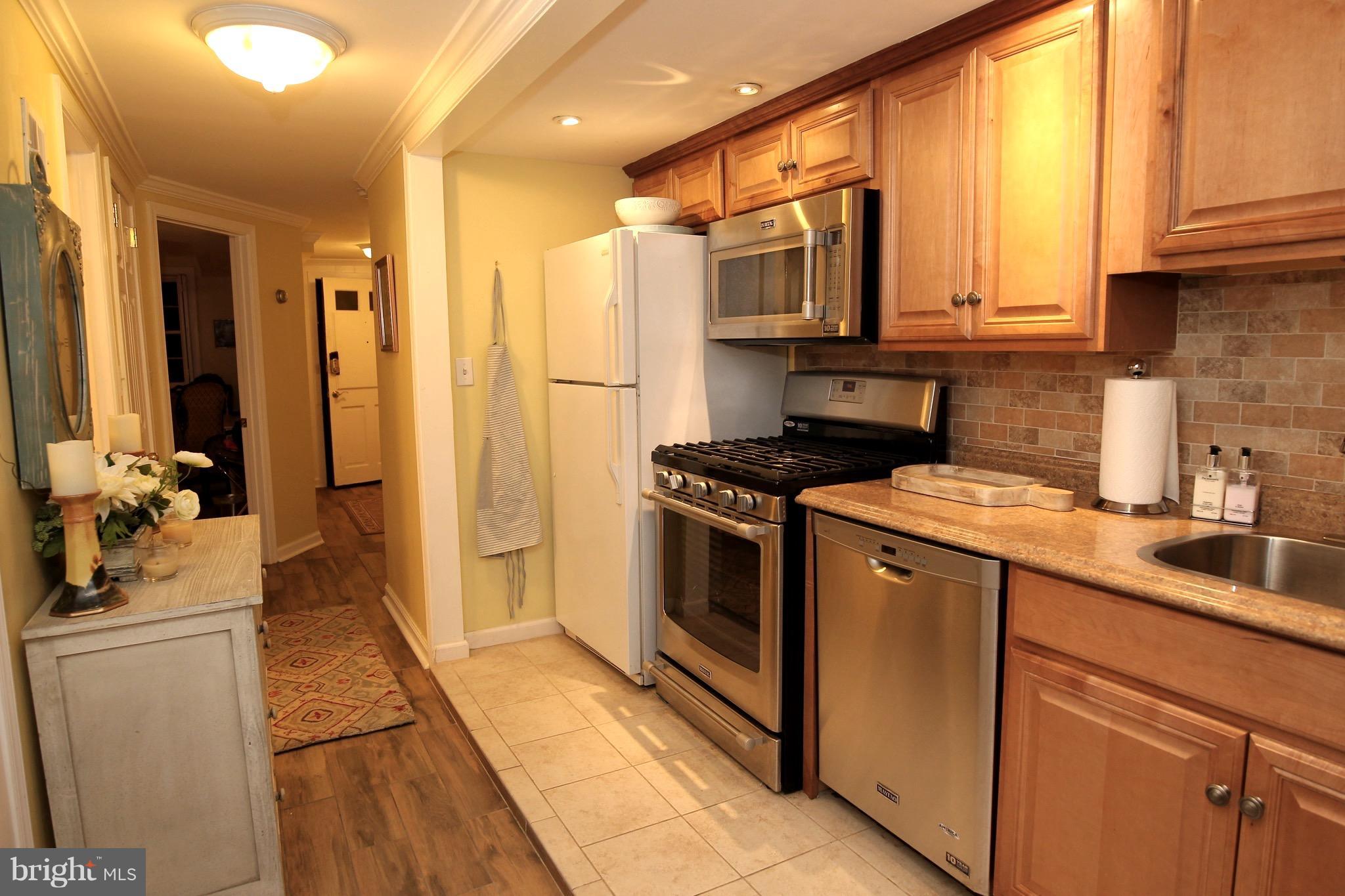 125 C Street Southeast, Unit 1 Washington, DC 20003 - Photo 3 of 11 Kitchen