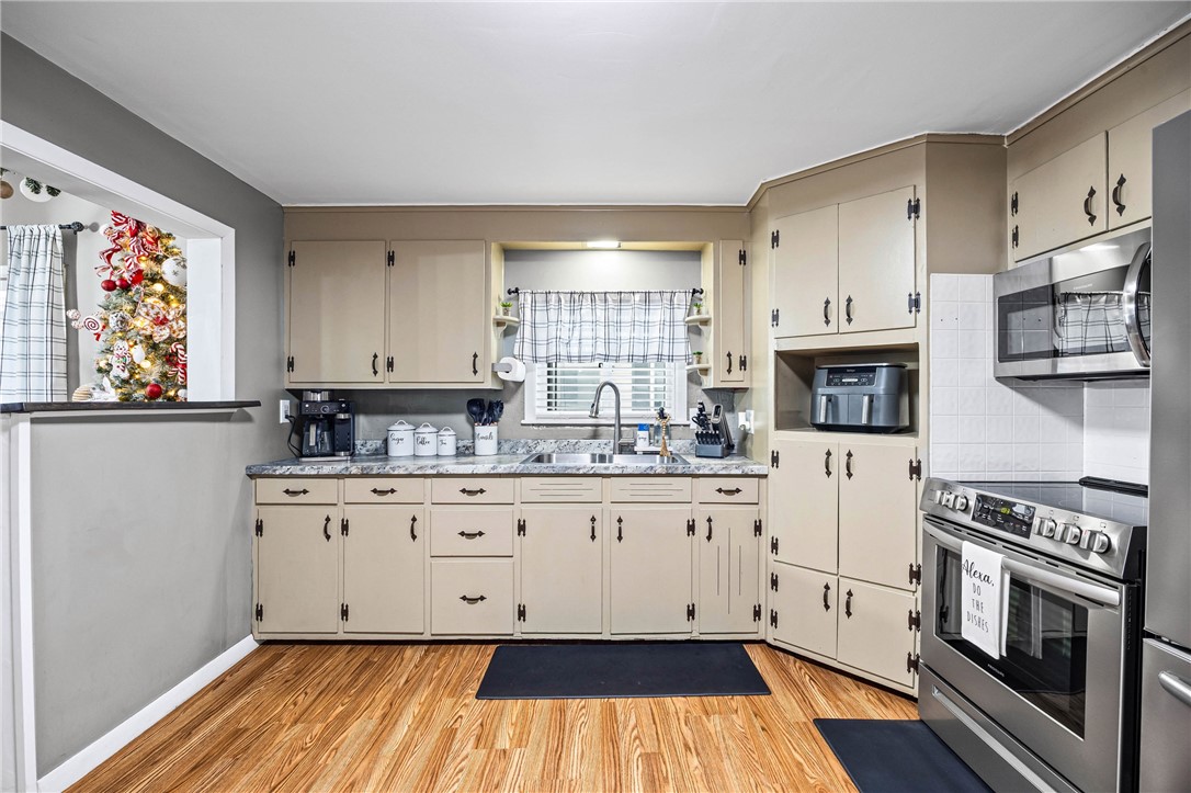 40 Spencer Street Lyons, NY 14489 - Photo 16 of 43