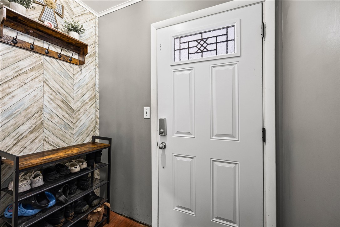 40 Spencer Street Lyons, NY 14489 - Photo 6 of 43 Entry Foyer