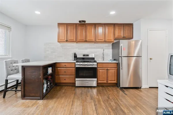 $1,700 | 104 North Beverwyck Road, Unit 5, Lake Hiawatha, NJ 07034