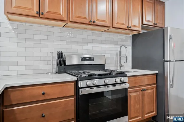 $1,700 | 104 North Beverwyck Road, Unit 5, Lake Hiawatha, NJ 07034