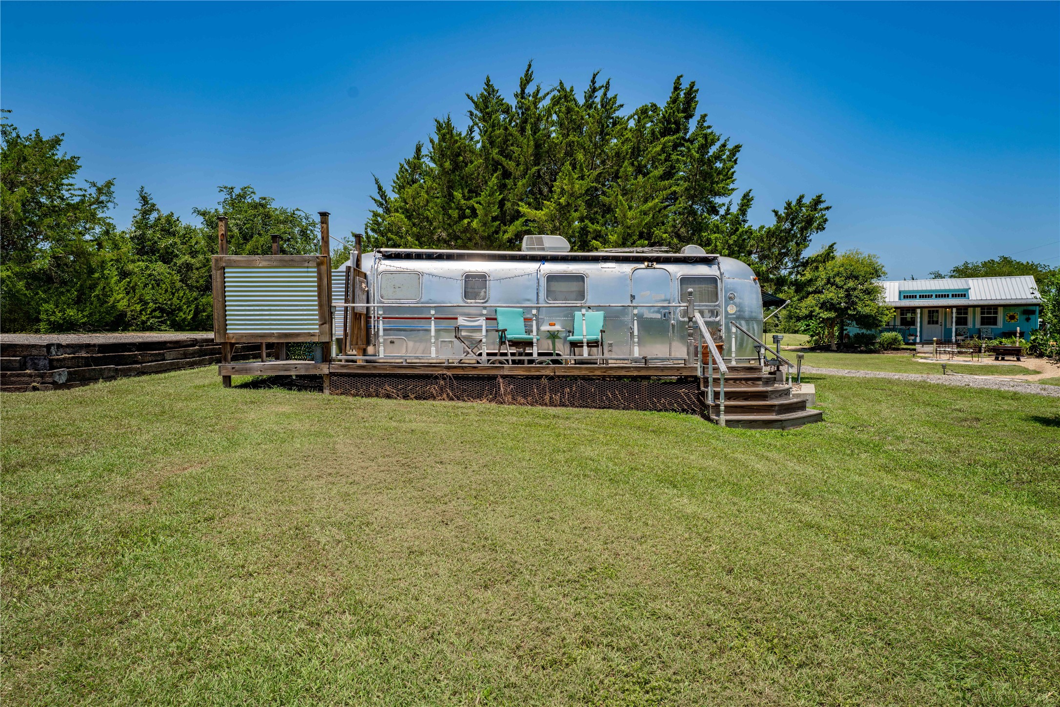 5601 Wickel Road Burton, TX 77835 - Photo 9 of 27 Gallery Image 9