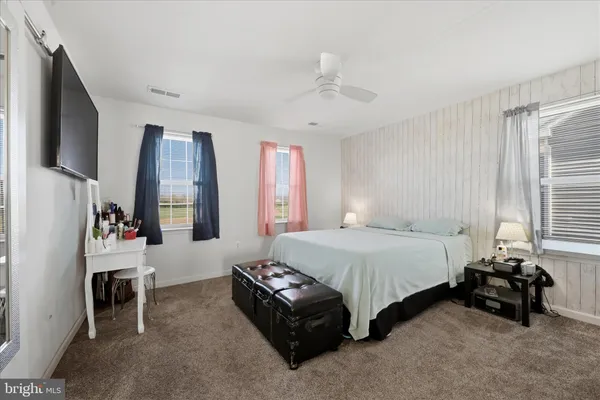 $450,000 | 433 Town Run Lane, Stephens City, VA 22655