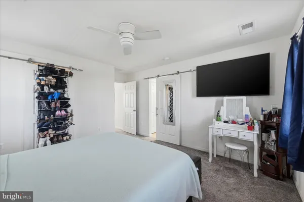 $450,000 | 433 Town Run Lane, Stephens City, VA 22655